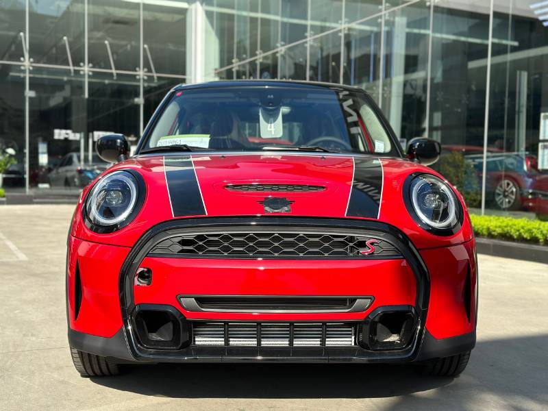 MINI Cooper 5 cửa